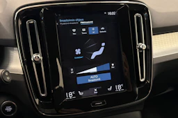 valkoinen Volvo XC40 2021 kuva 23.