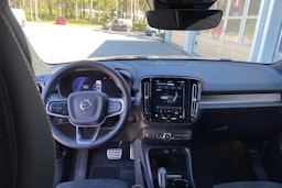 punainen Volvo XC40 2021 kuva 7.