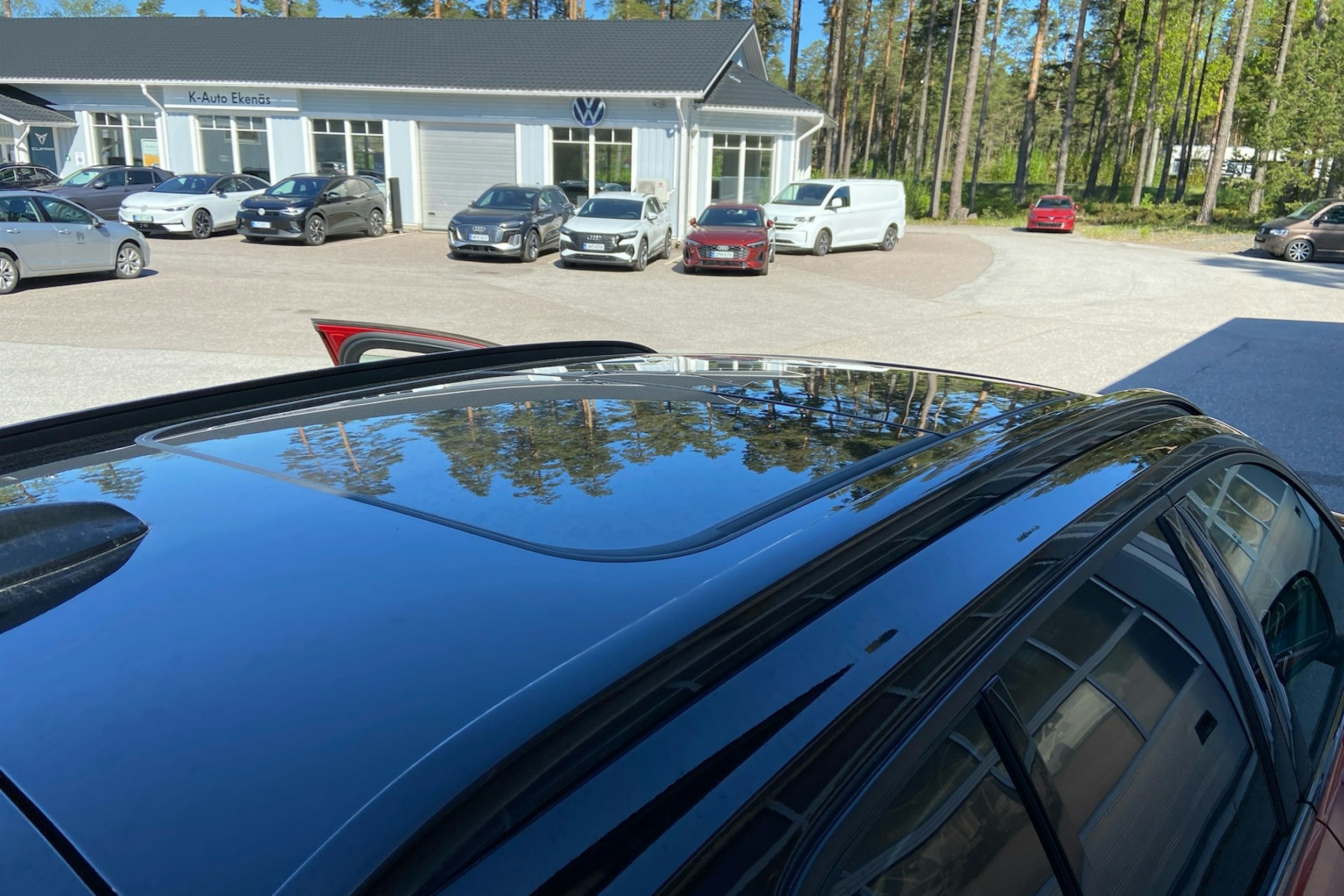 punainen Volvo XC40 2021 kuva 13.