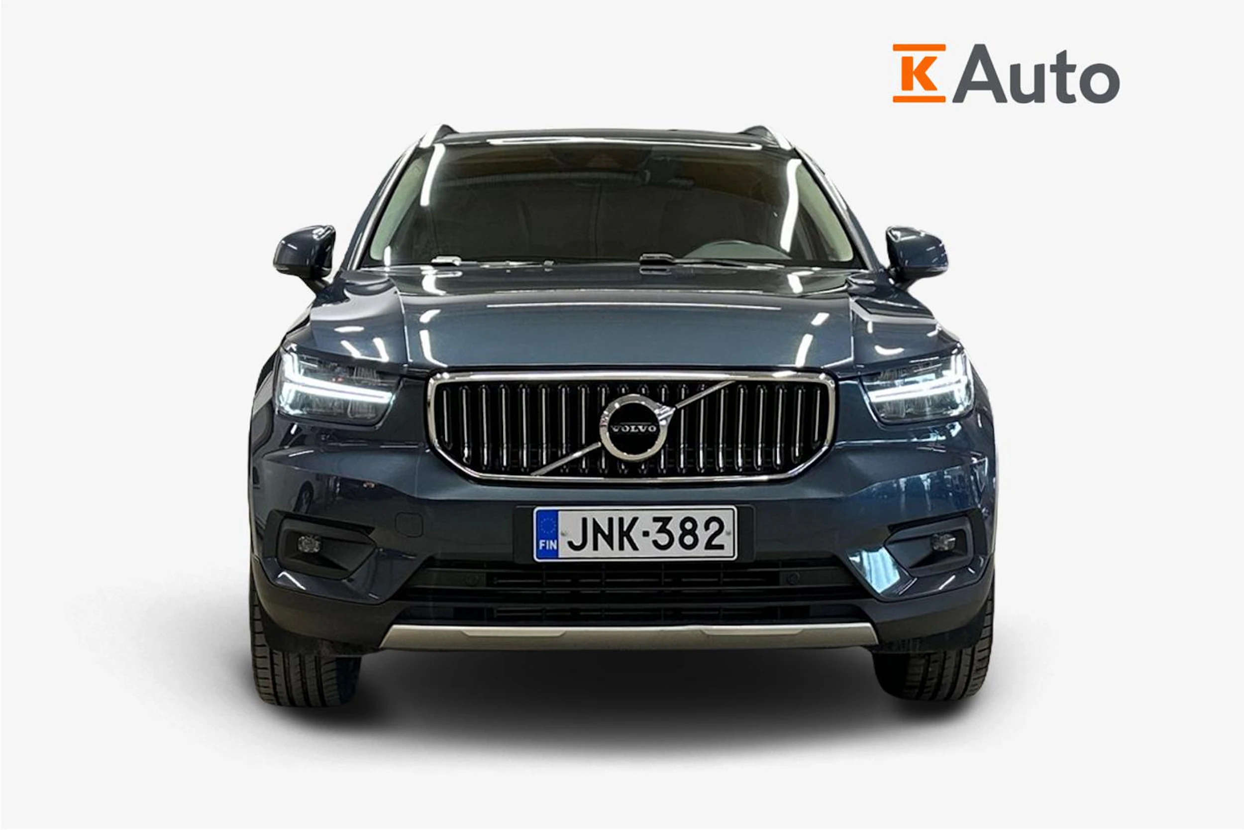 sininen Volvo XC40 2021 kuva 5.