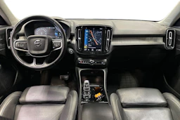 sininen Volvo XC40 2021 kuva 9.