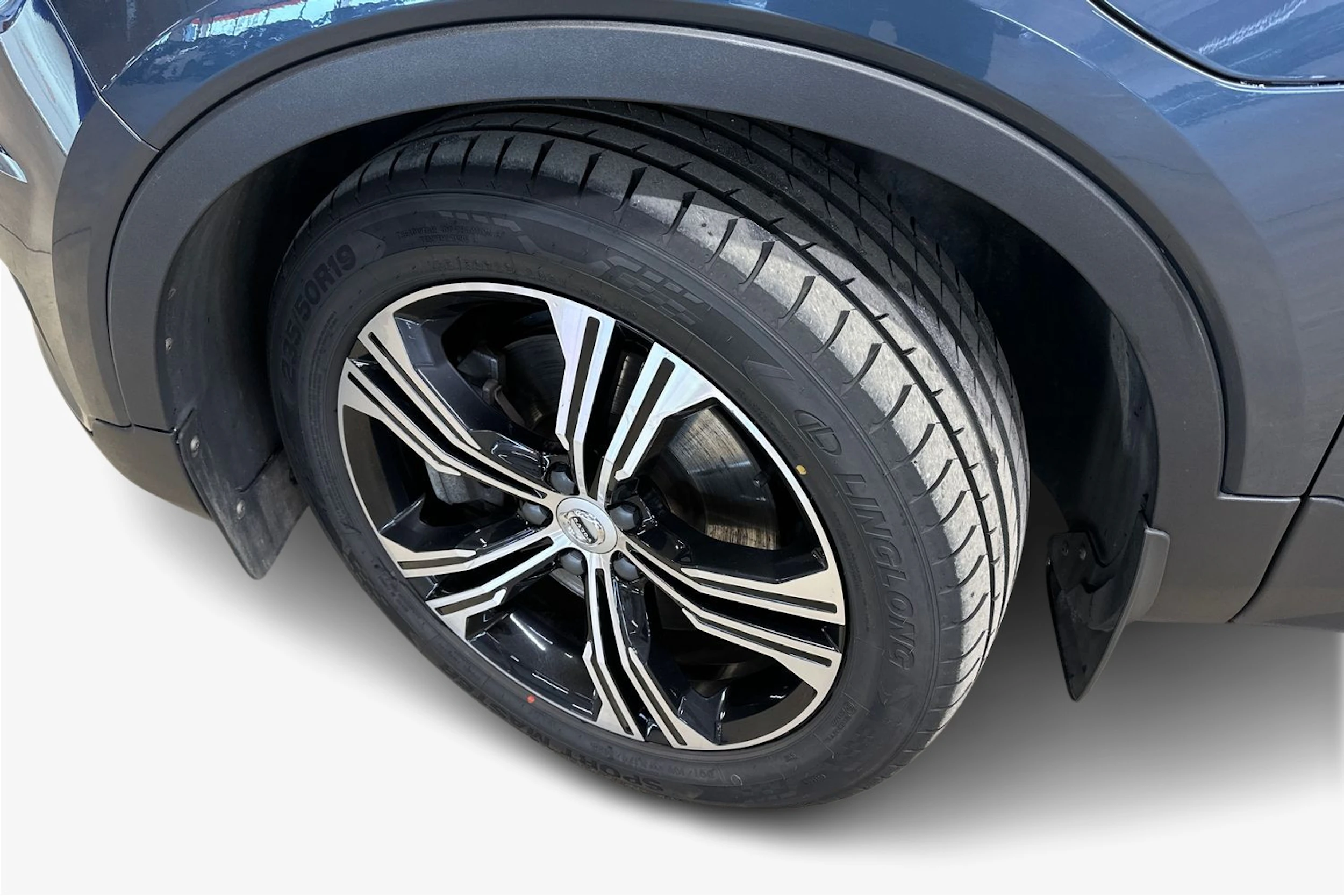 sininen Volvo XC40 2021 kuva 12.