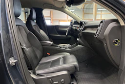 sininen Volvo XC40 2021 kuva 13.