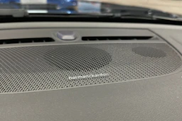 sininen Volvo XC40 2021 kuva 18.