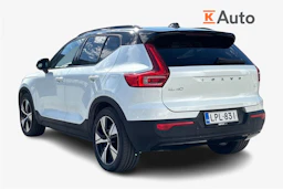 valkoinen Volvo XC40 2021 kuva 2.