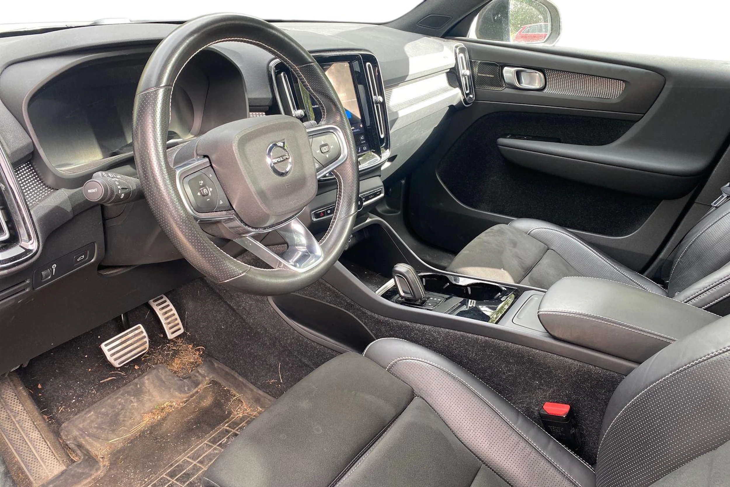 Vihreä Volvo XC40 2021 kuva 3.