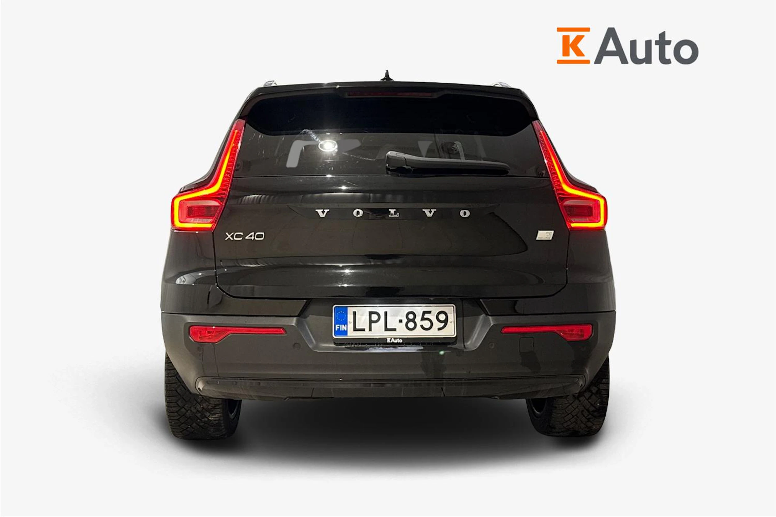 musta Volvo XC40 2021 kuva 4.