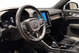 musta Volvo XC40 2021 kuva 8.