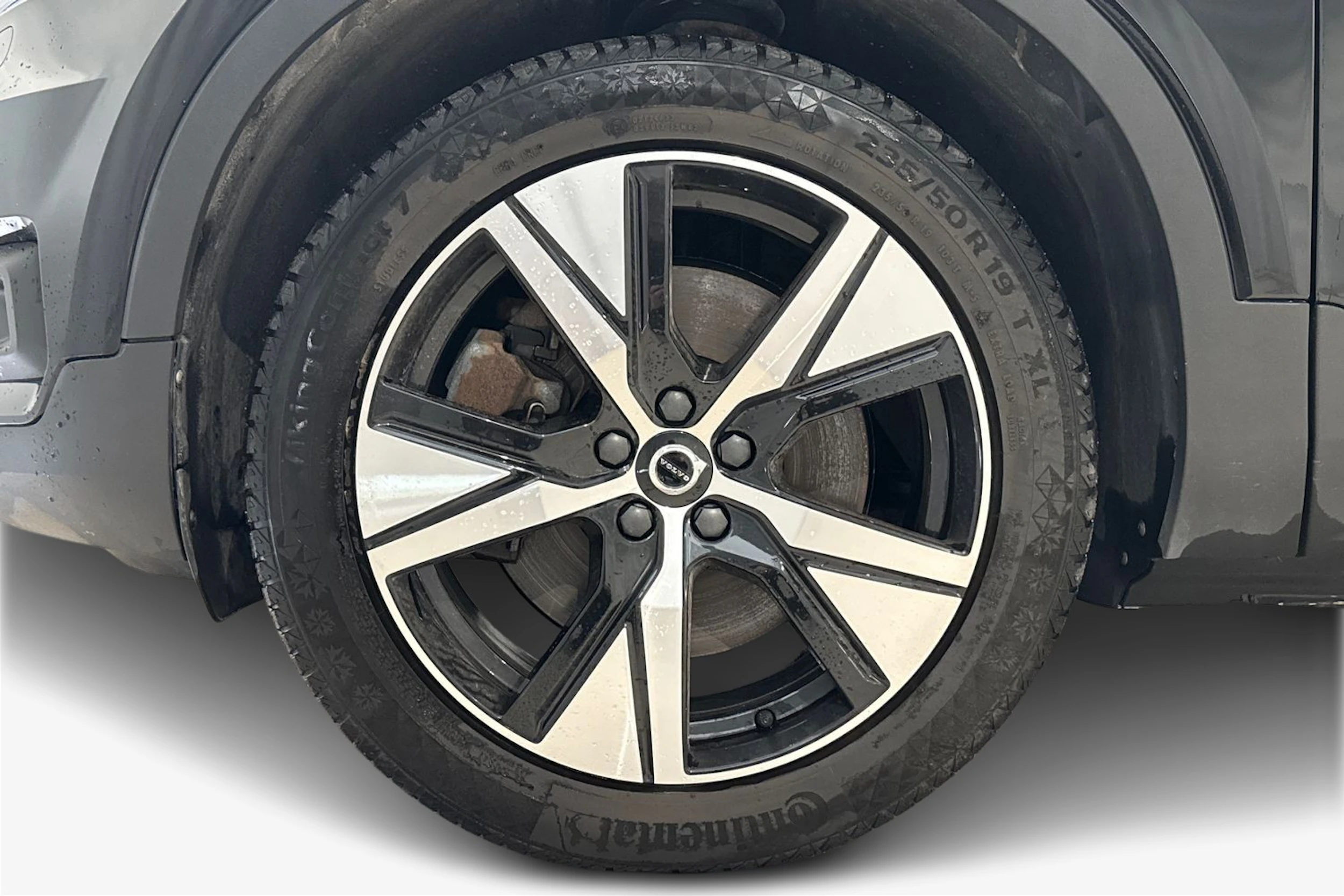 musta Volvo XC40 2021 kuva 12.