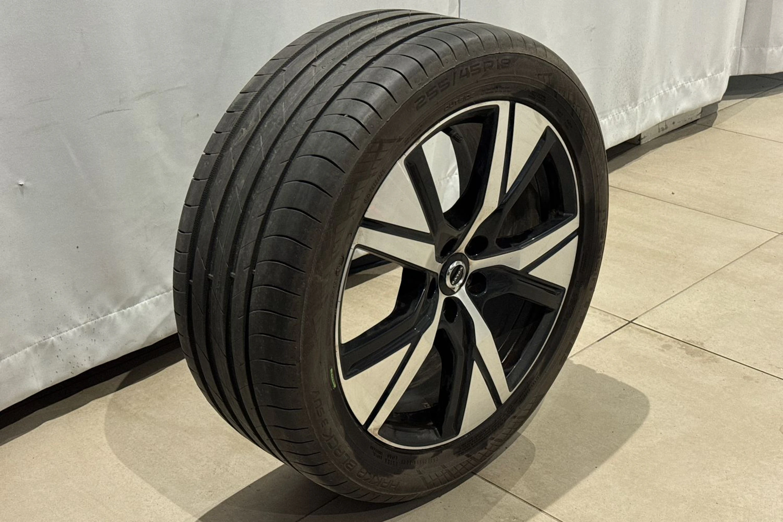 musta Volvo XC40 2021 kuva 15.