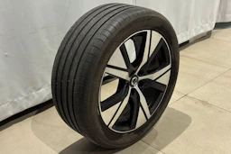 musta Volvo XC40 2021 kuva 15.