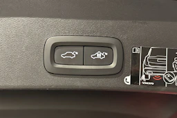 musta Volvo XC40 2021 kuva 17.