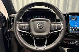 musta Volvo XC40 2021 kuva 20.