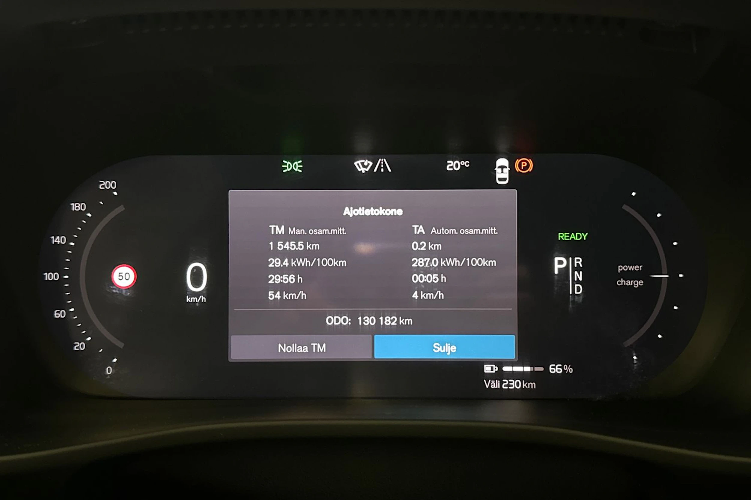 musta Volvo XC40 2021 kuva 21.
