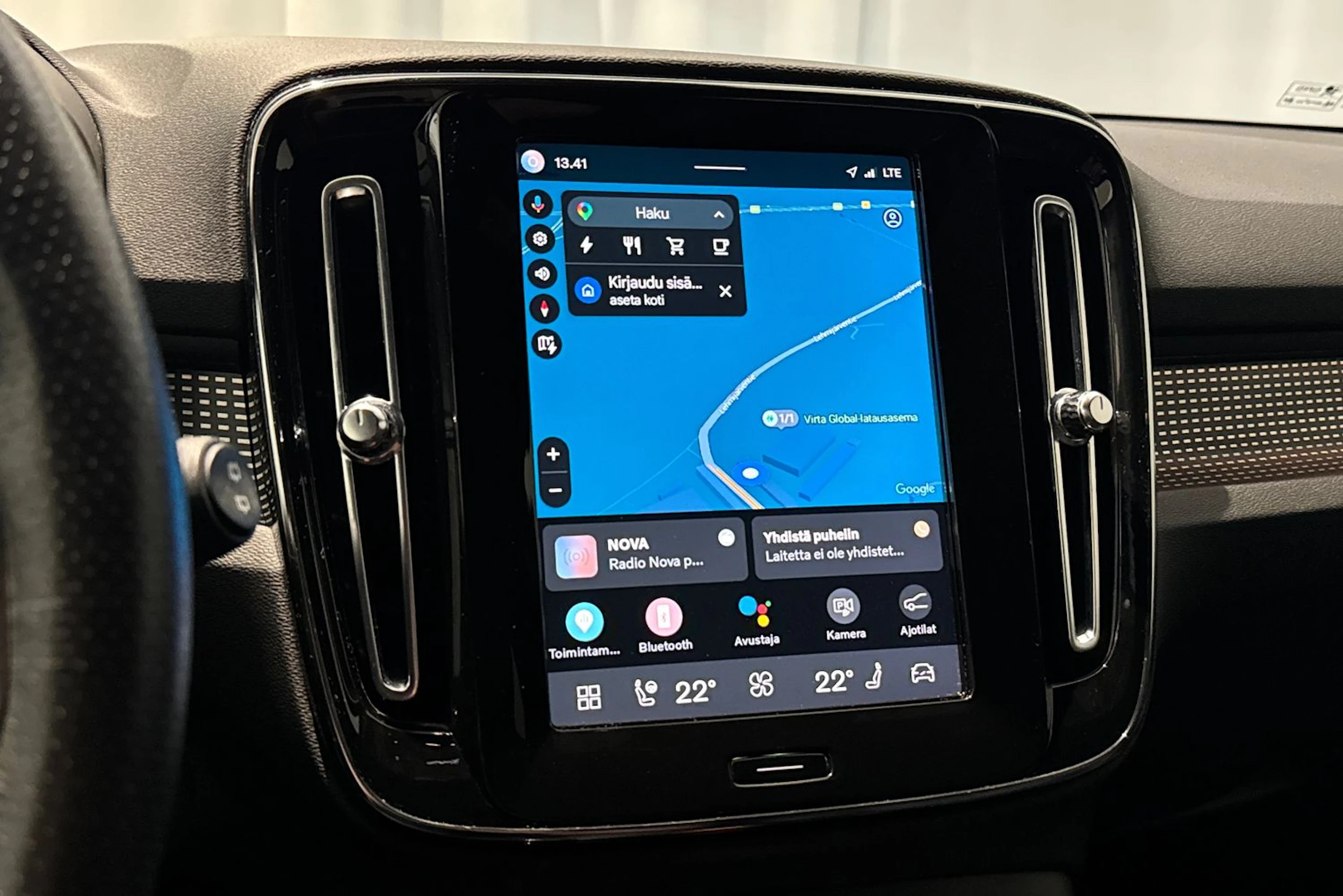 musta Volvo XC40 2021 kuva 22.