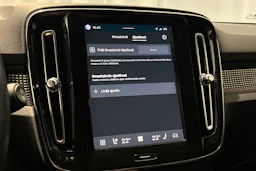 musta Volvo XC40 2021 kuva 25.