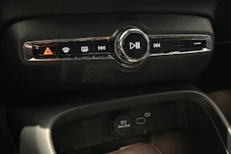 musta Volvo XC40 2021 kuva 28.