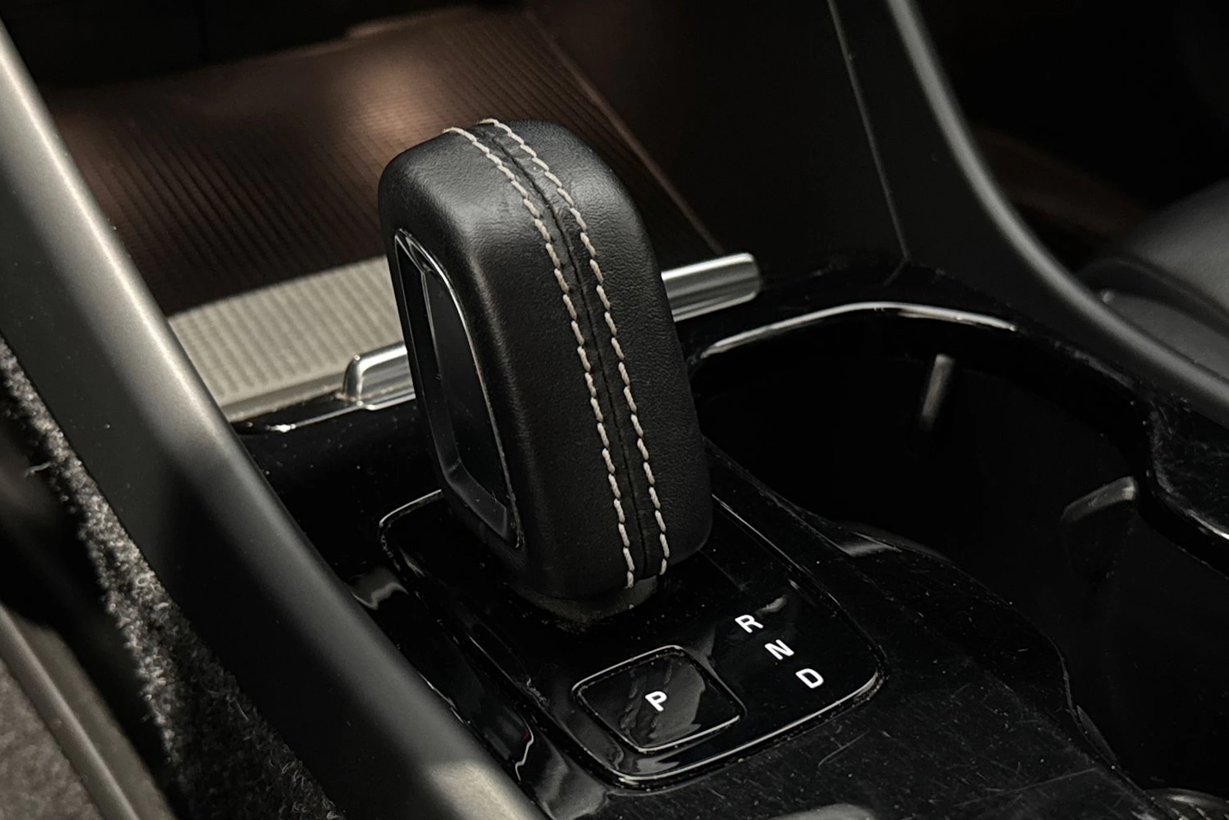 musta Volvo XC40 2021 kuva 29.