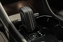 musta Volvo XC40 2021 kuva 29.