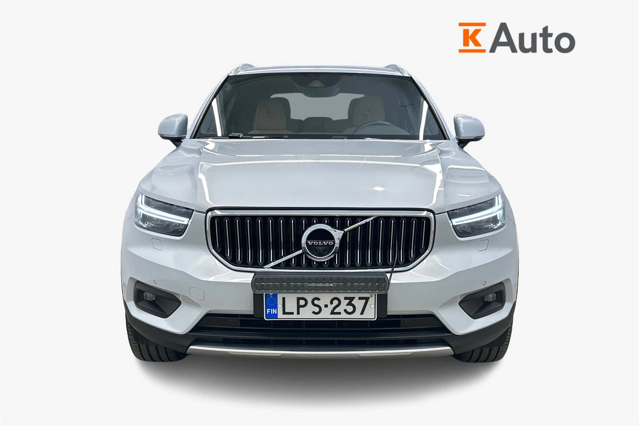 Harmaa Volvo XC40 2021 kuva 4.