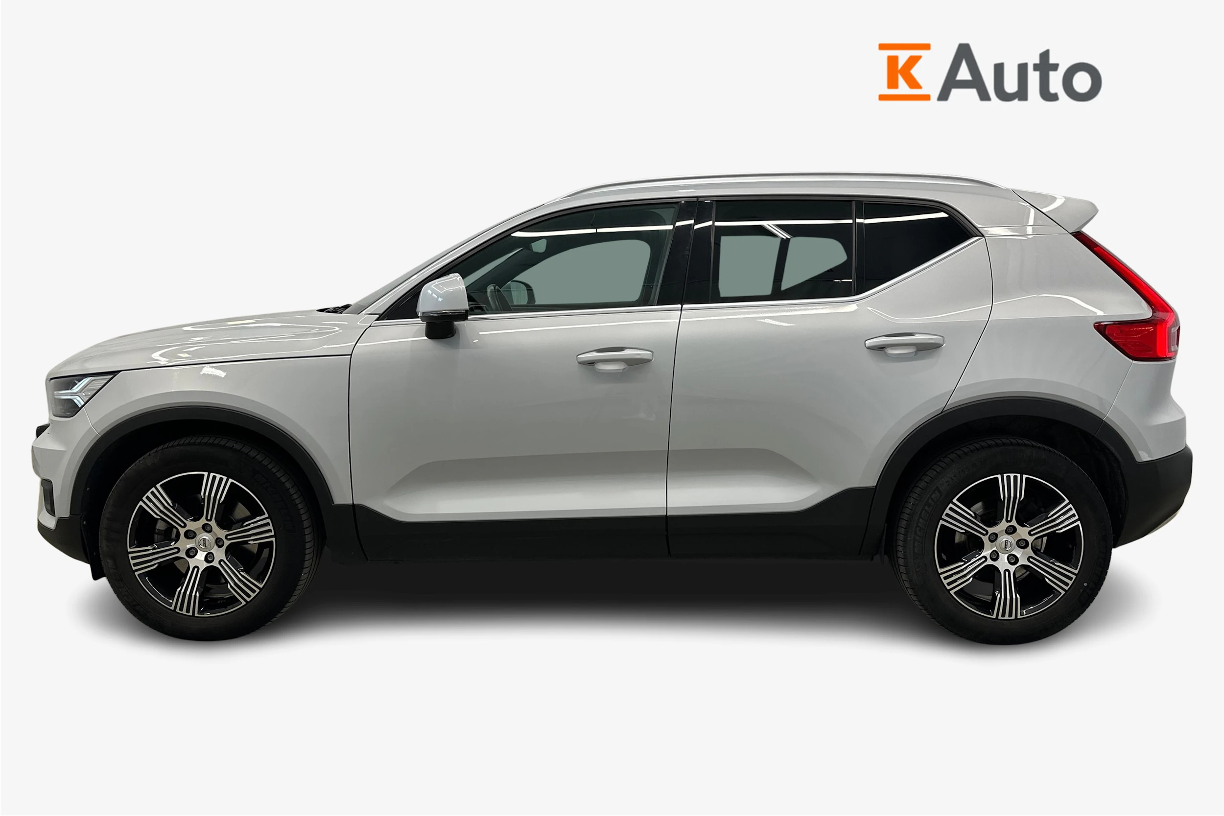Harmaa Volvo XC40 2021 kuva 5.