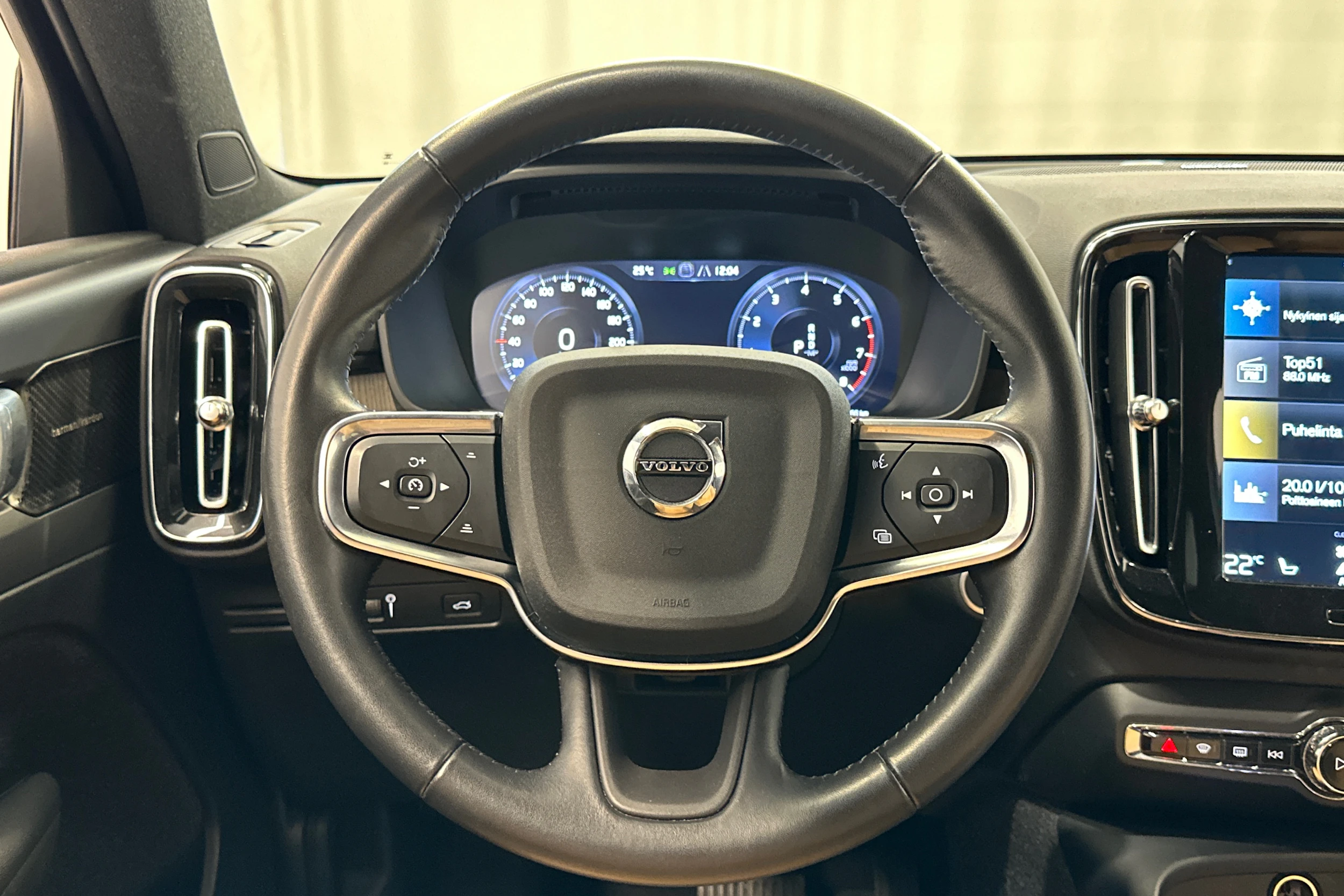Harmaa Volvo XC40 2021 kuva 12.