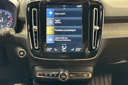 Harmaa Volvo XC40 2021 kuva 16.