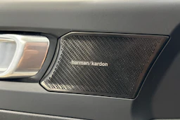 Harmaa Volvo XC40 2021 kuva 24.