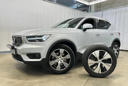 Harmaa Volvo XC40 2021 kuva 30.