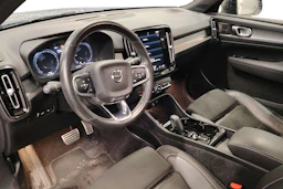 Sininen Volvo XC40 2021 kuva 3.