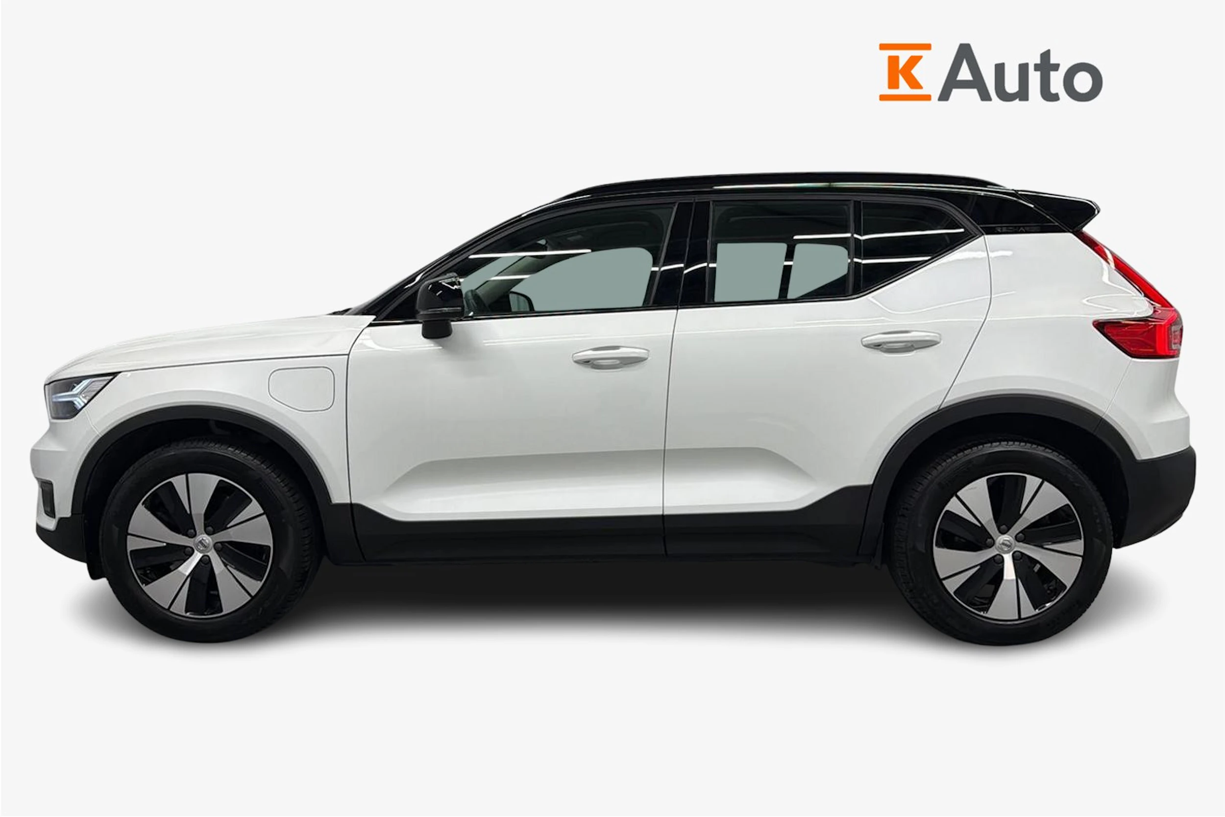 valkoinen Volvo XC40 2021 kuva 5.