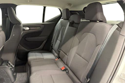 valkoinen Volvo XC40 2021 kuva 8.