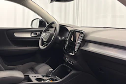 valkoinen Volvo XC40 2021 kuva 12.