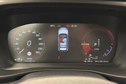 valkoinen Volvo XC40 2021 kuva 15.