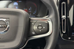 valkoinen Volvo XC40 2021 kuva 17.