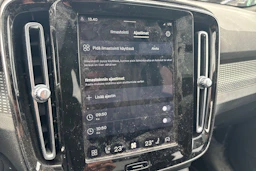 valkoinen Volvo XC40 2021 kuva 9.