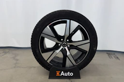 valkoinen Volvo XC40 2021 kuva 11.