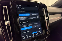 valkoinen Volvo XC40 2021 kuva 24.