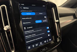 valkoinen Volvo XC40 2021 kuva 25.