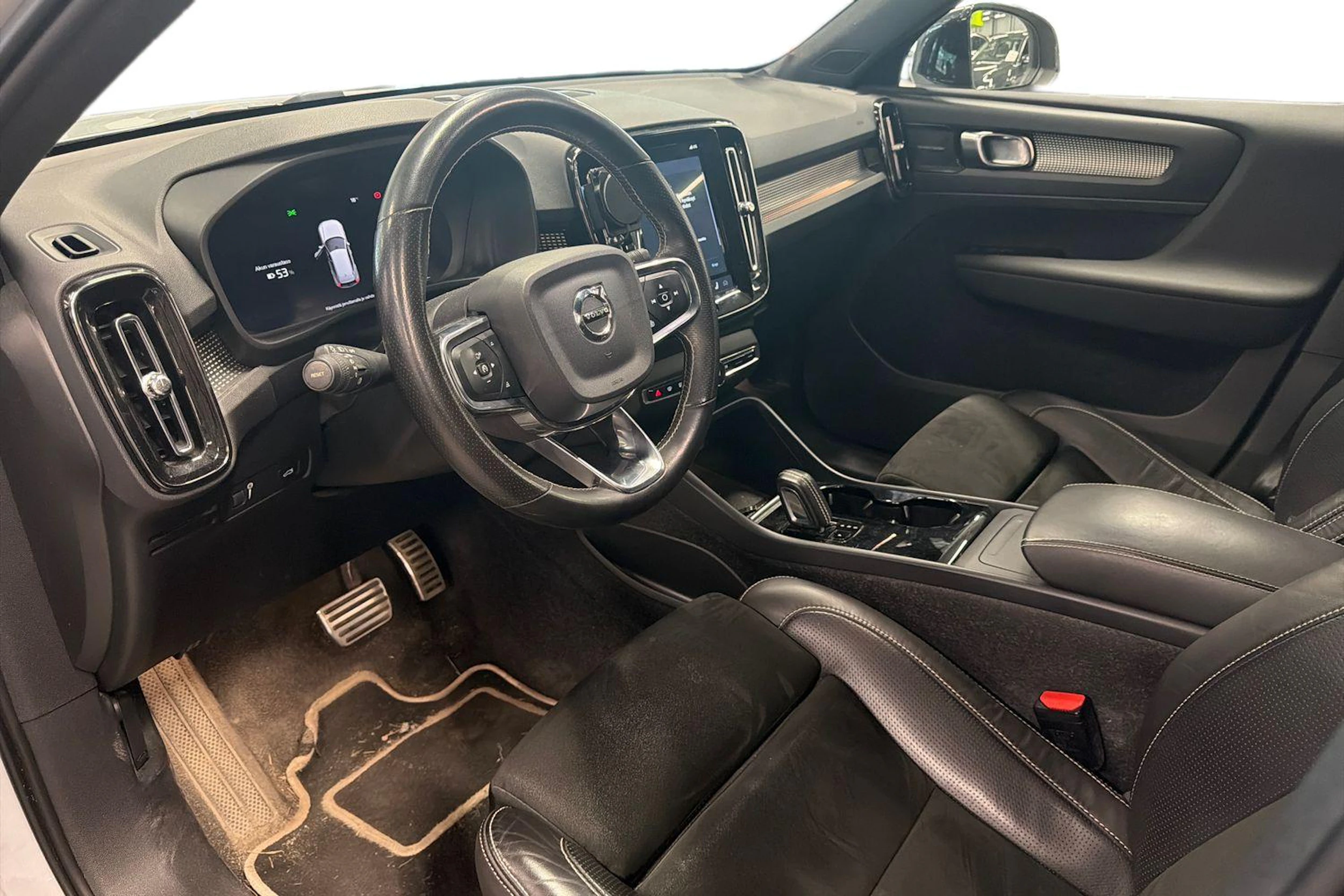 harmaa Volvo XC40 2021 kuva 3.