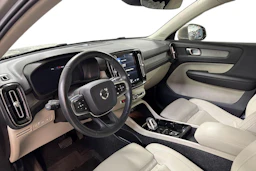 harmaa Volvo XC40 2021 kuva 3.