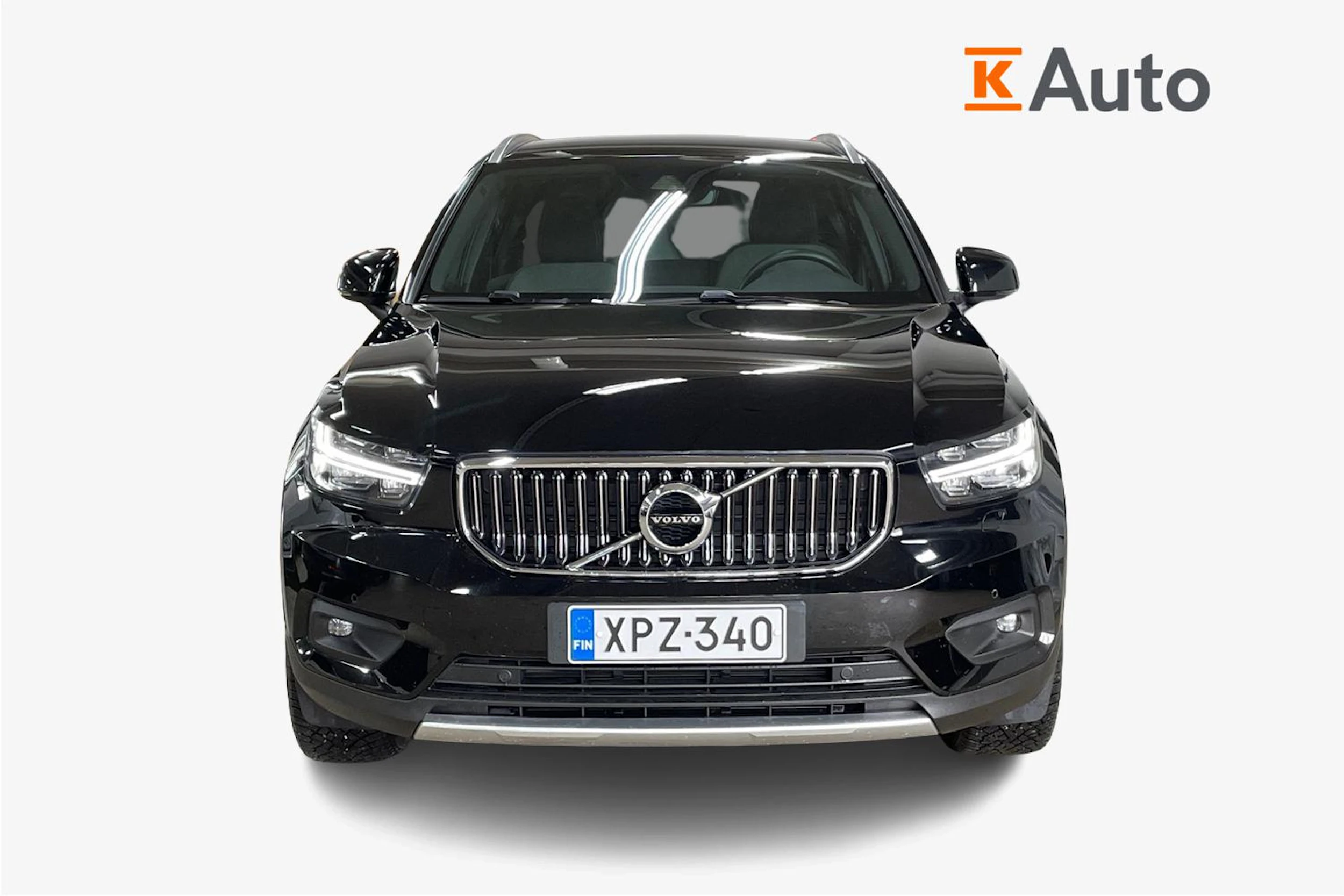 musta Volvo XC40 2021 kuva 4.