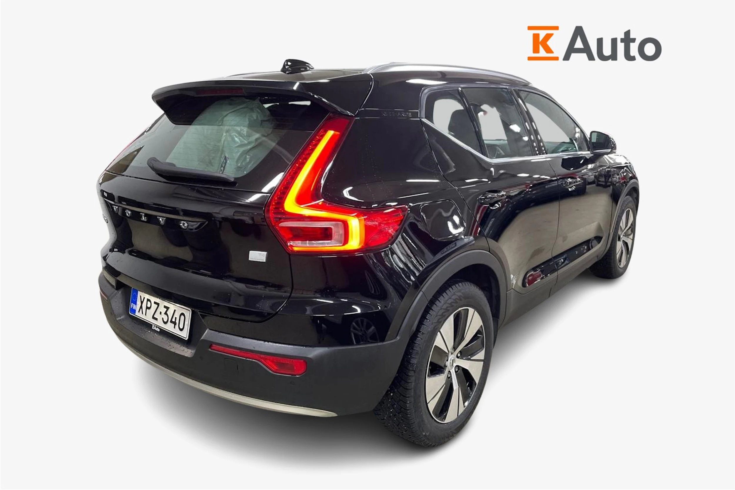musta Volvo XC40 2021 kuva 5.