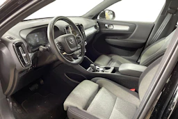 musta Volvo XC40 2021 kuva 6.
