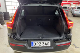 musta Volvo XC40 2021 kuva 11.
