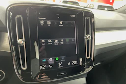 musta Volvo XC40 2021 kuva 14.