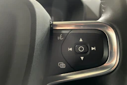 musta Volvo XC40 2021 kuva 15.