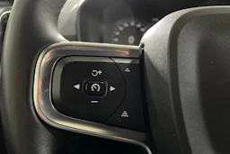 musta Volvo XC40 2021 kuva 16.