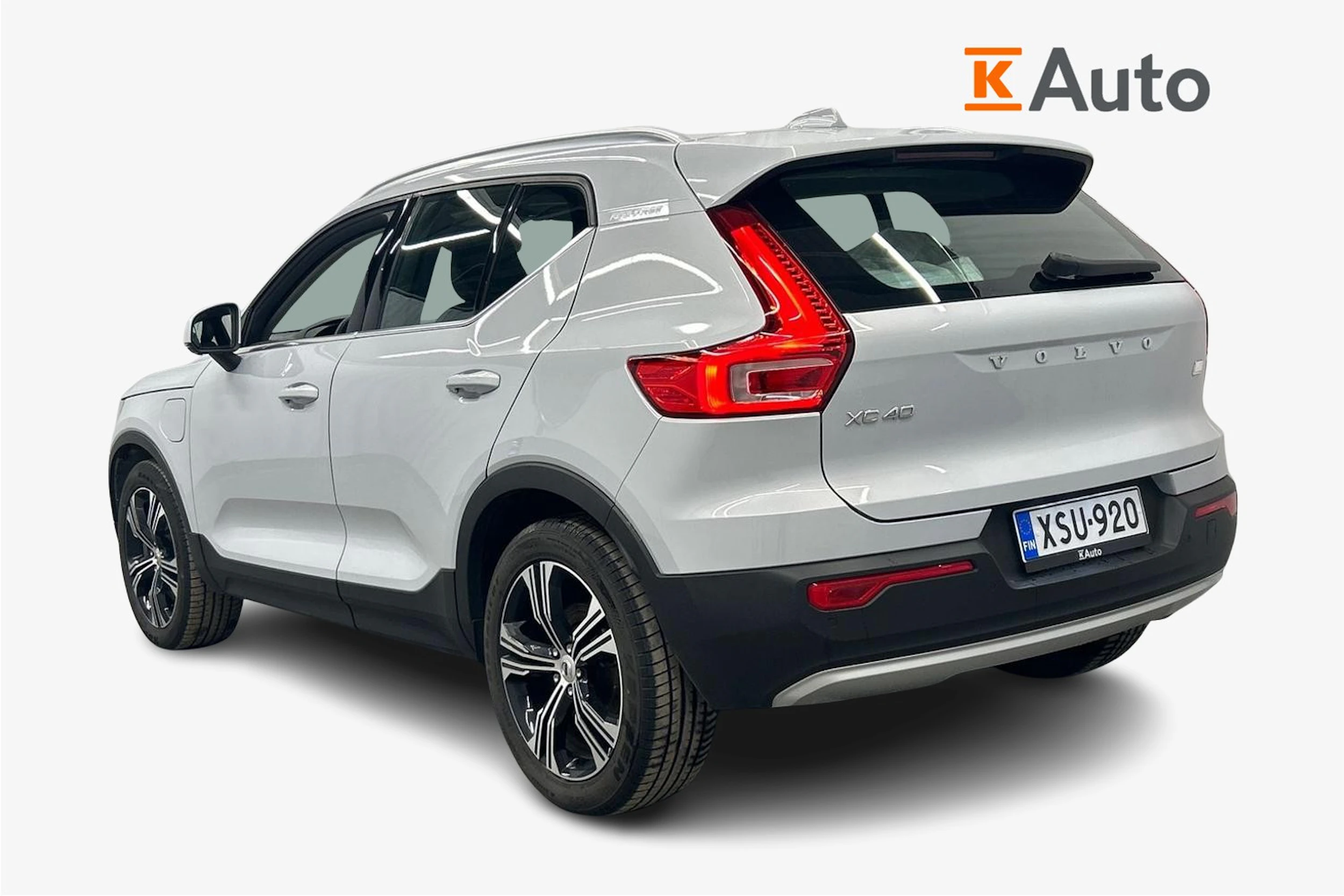 harmaa Volvo XC40 2021 kuva 2.