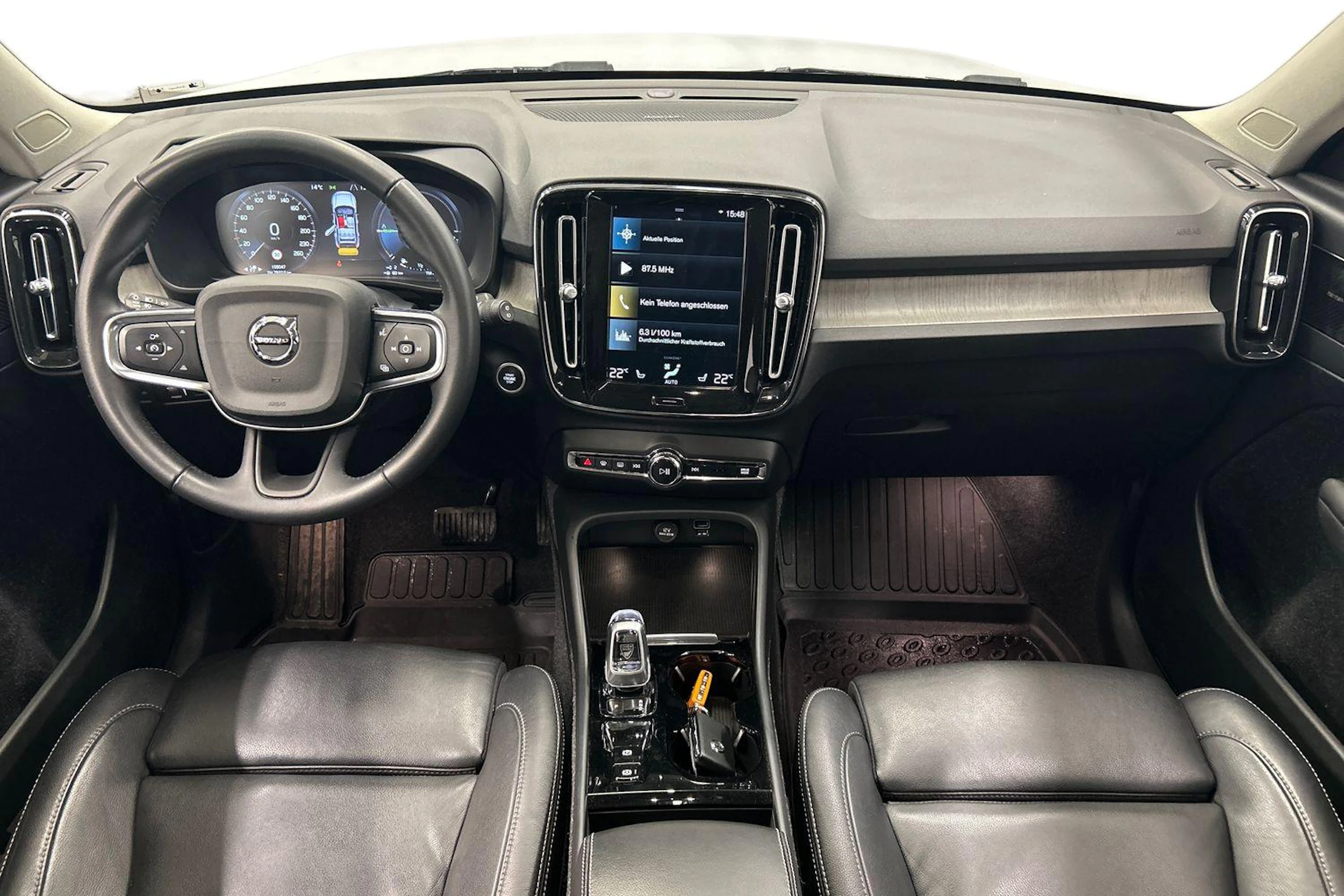 harmaa Volvo XC40 2021 kuva 6.